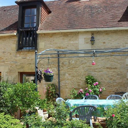 Marcillac-Saint-Quentin Halte Aux Places מראה חיצוני תמונה