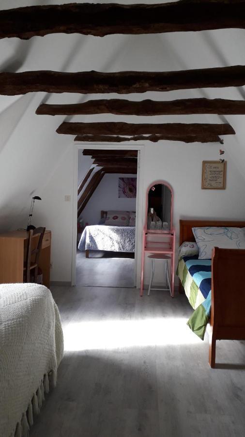 Marcillac-Saint-Quentin Halte Aux Places מראה חיצוני תמונה