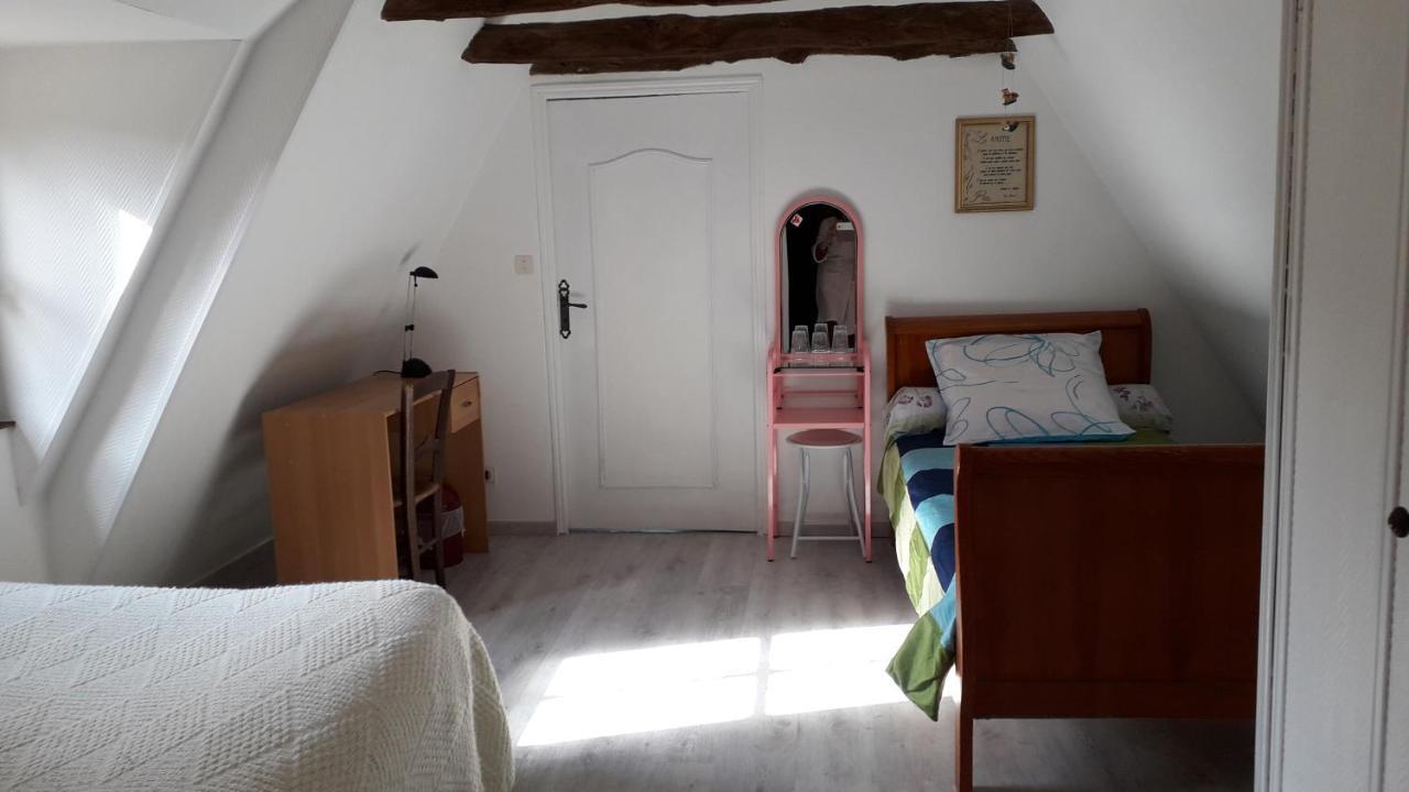 Marcillac-Saint-Quentin Halte Aux Places מראה חיצוני תמונה