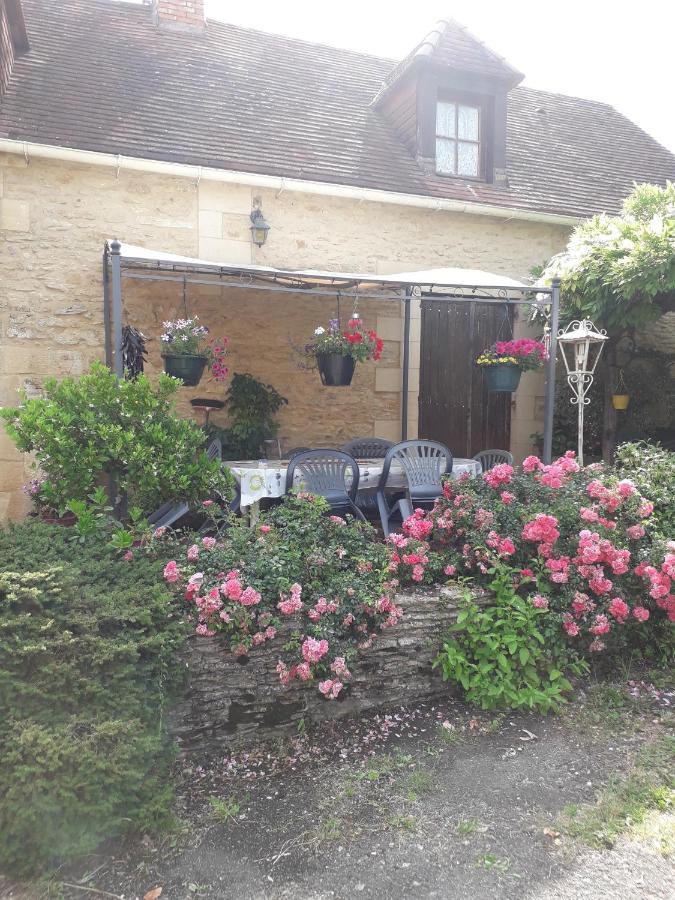 Marcillac-Saint-Quentin Halte Aux Places מראה חיצוני תמונה