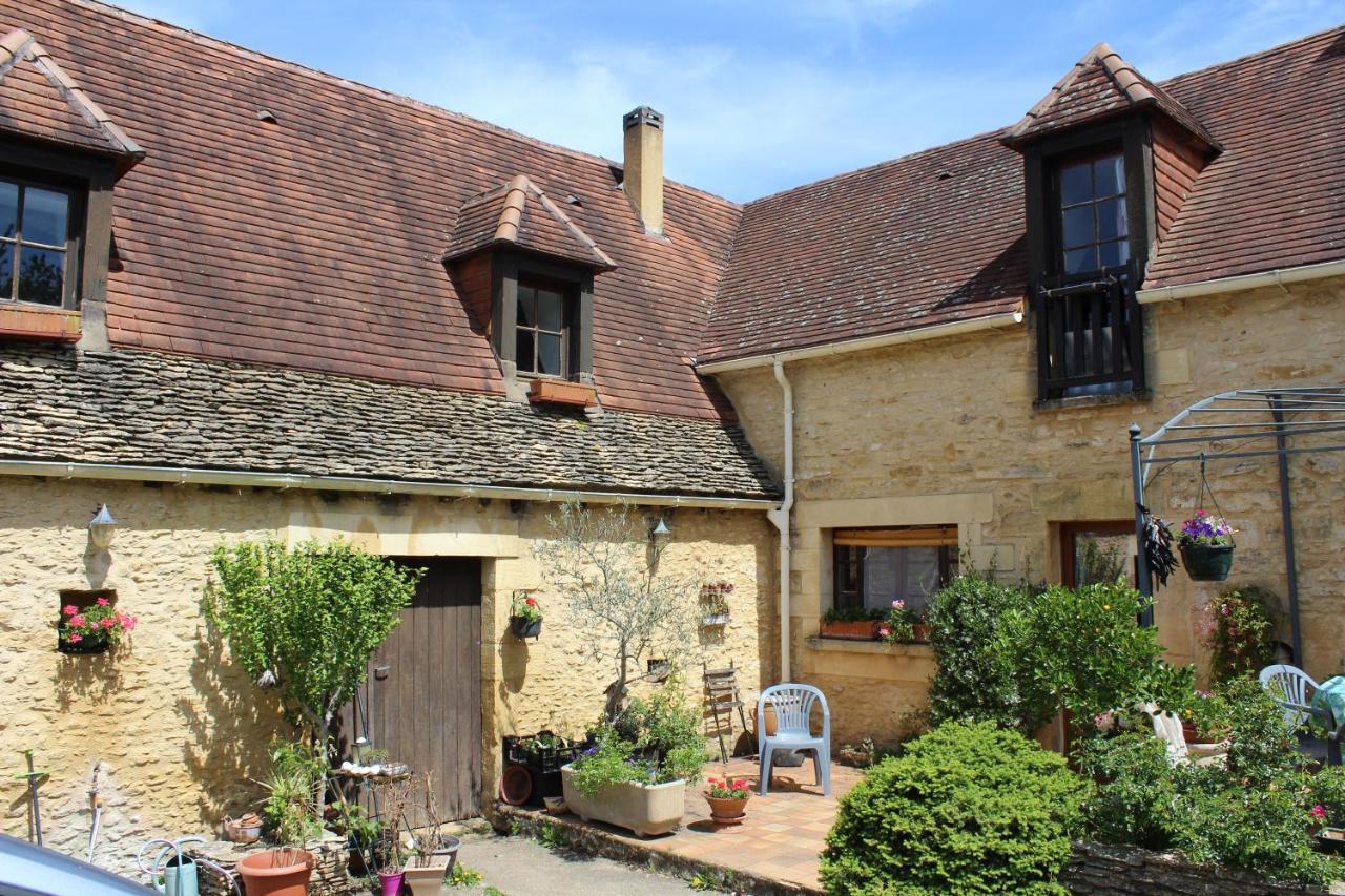 Marcillac-Saint-Quentin Halte Aux Places מראה חיצוני תמונה