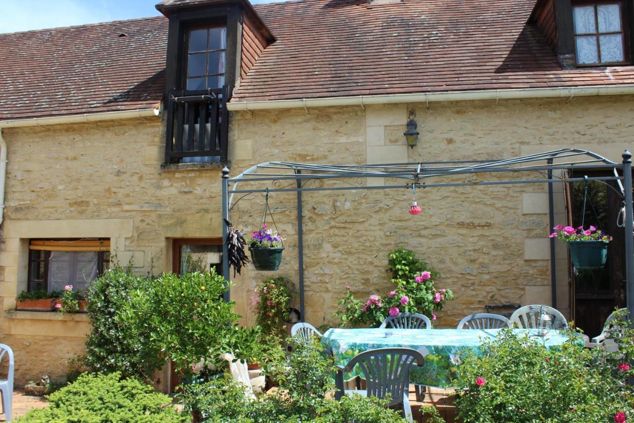 Marcillac-Saint-Quentin Halte Aux Places מראה חיצוני תמונה