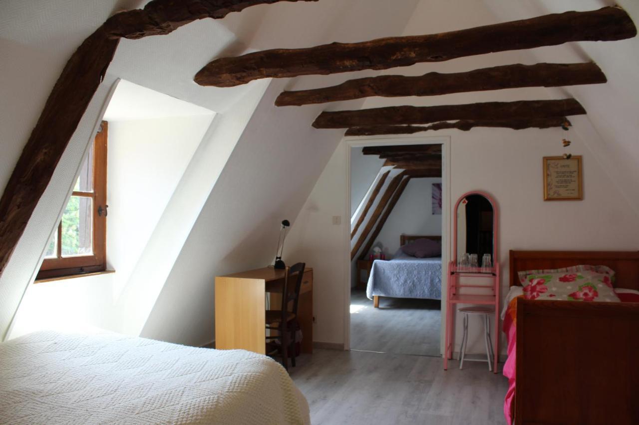 Marcillac-Saint-Quentin Halte Aux Places מראה חיצוני תמונה
